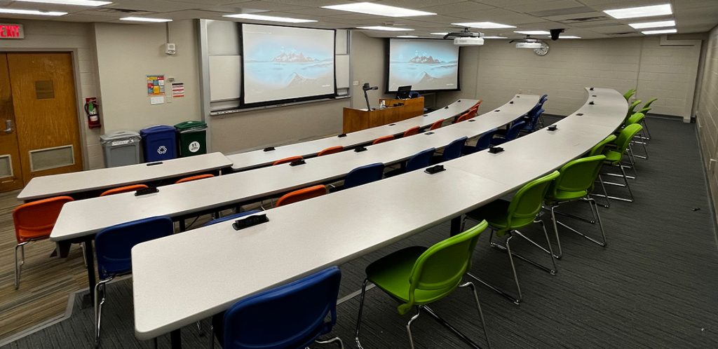 Picture of PHY 306 classroom